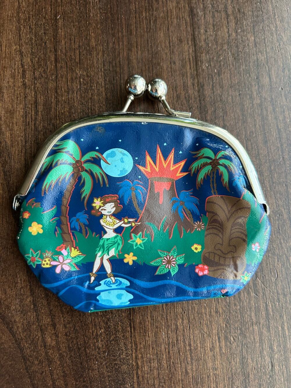 Fluff kiss closure change pouch Hawaiian themed EUC